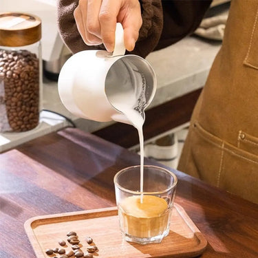 MILK JUG ITALIAN 550ml WHITE Eighteen Grams